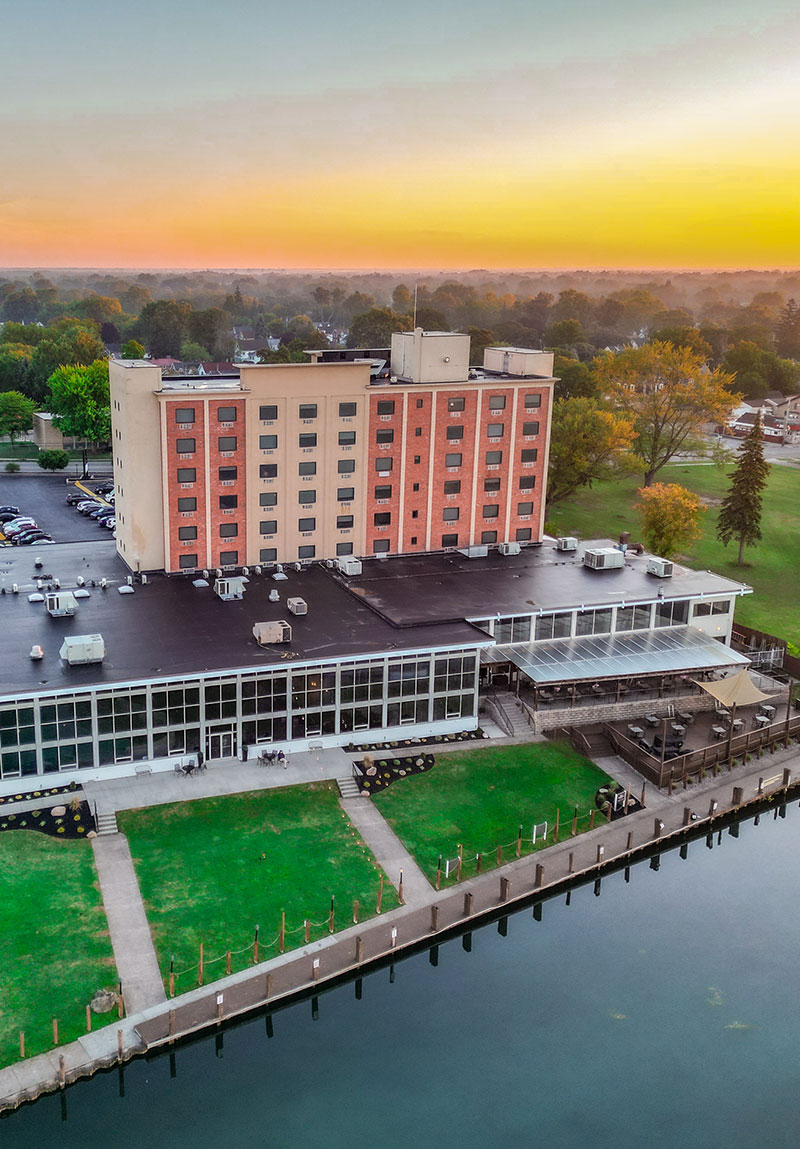 aerial view niagara river hotel, crowne plaza