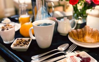 wake up to breakfast in bed