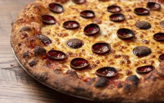 cheese and pepperoni pizza in niagara falls